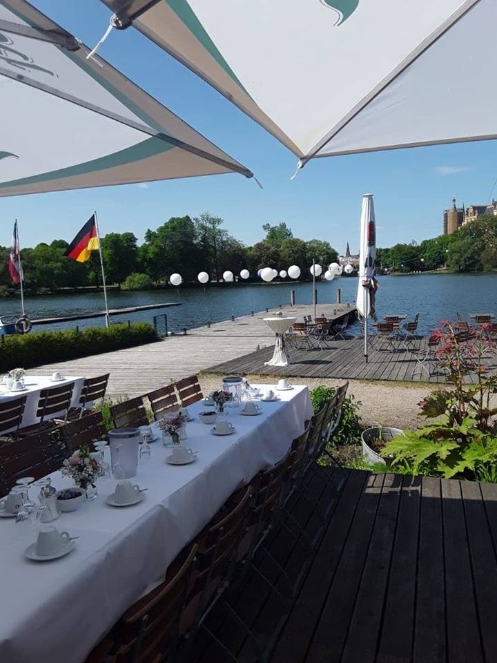 Hüpfburgcenter-Sternberg.de